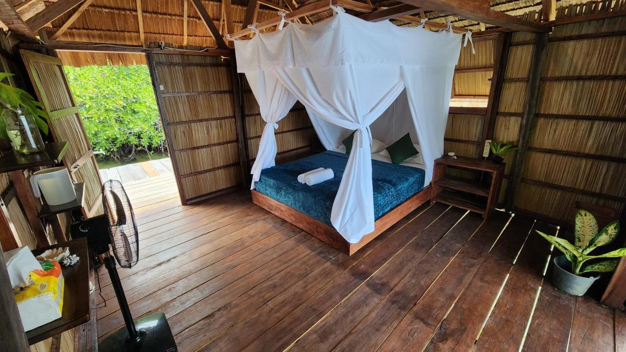 Mansuar Raja Ampat Bungalows Kri Luaran gambar