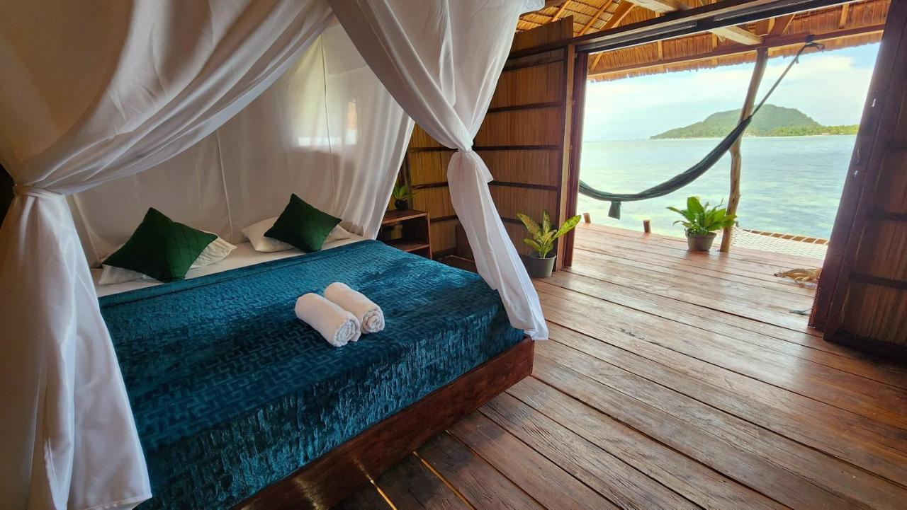 Mansuar Raja Ampat Bungalows Kri Luaran gambar