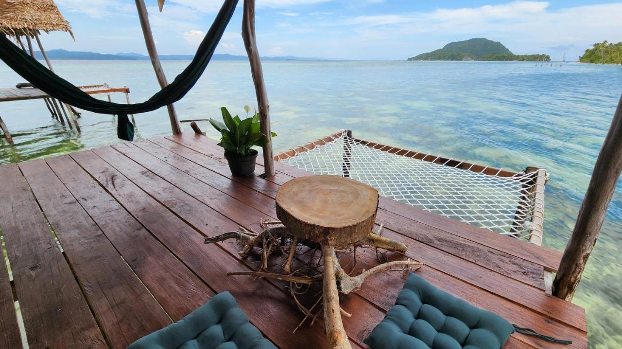 Mansuar Raja Ampat Bungalows Kri Luaran gambar
