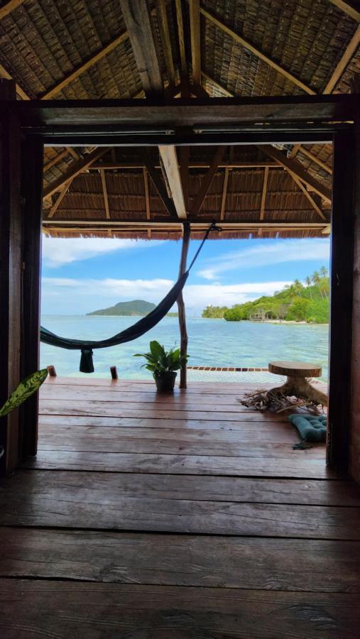 Mansuar Raja Ampat Bungalows Kri Luaran gambar