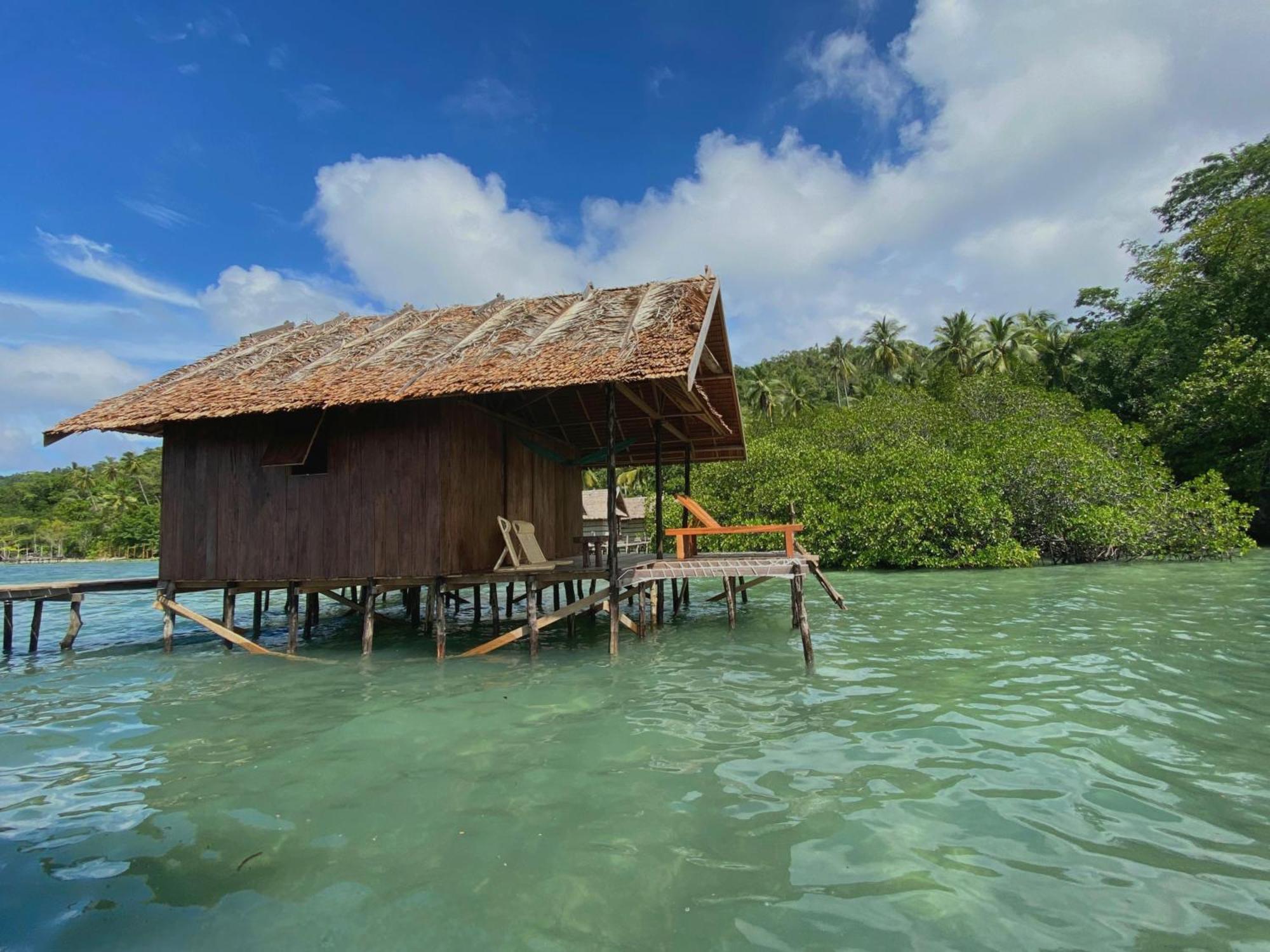 Mansuar Raja Ampat Bungalows Kri Luaran gambar