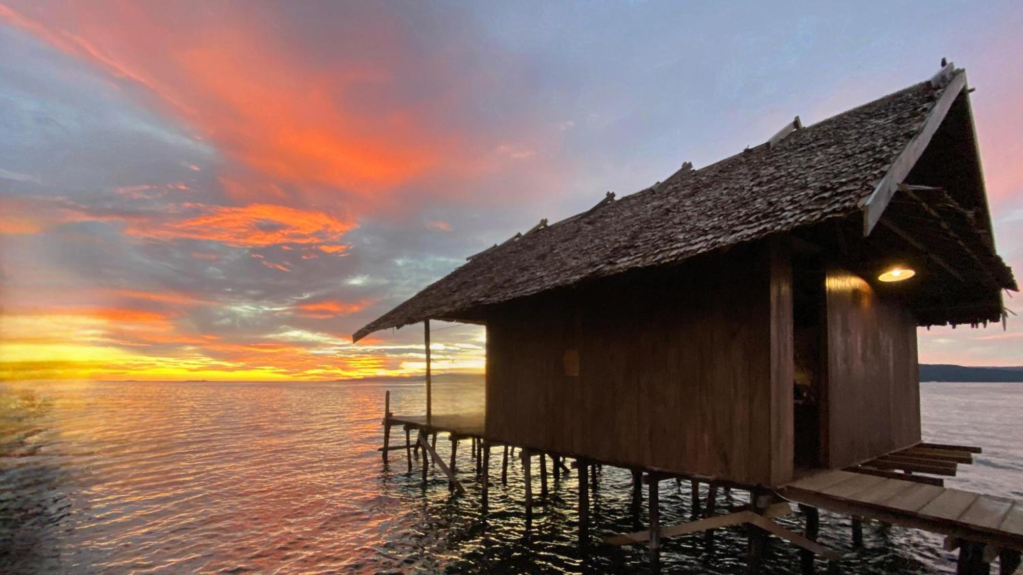 Mansuar Raja Ampat Bungalows Kri Luaran gambar